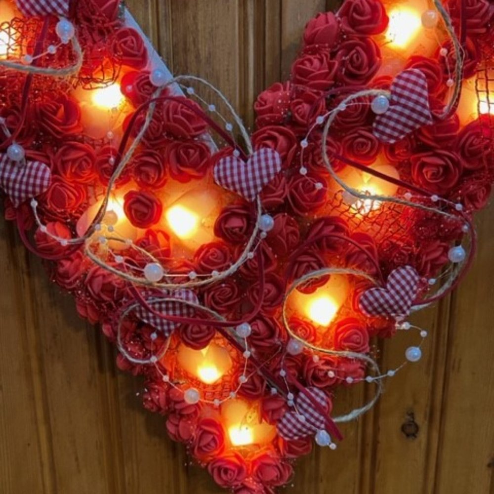 LITE PINK & RED ROSE WOOD HEART WREATH - Picture 4 of 9